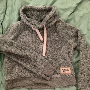 Hollister Fluffy Cowlneck Sweatshirt